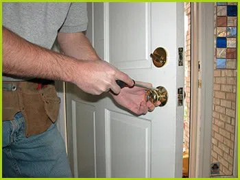 Expert Locksmith Services Forest Hills, NY 718-673-6786 Expert Locksmith Services Forest Hills, NY 718-673-6786 - 9-locks-change